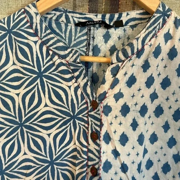 Amari beach cover up/tunic size L fun tassels at hemline. - Picture 5 of 7